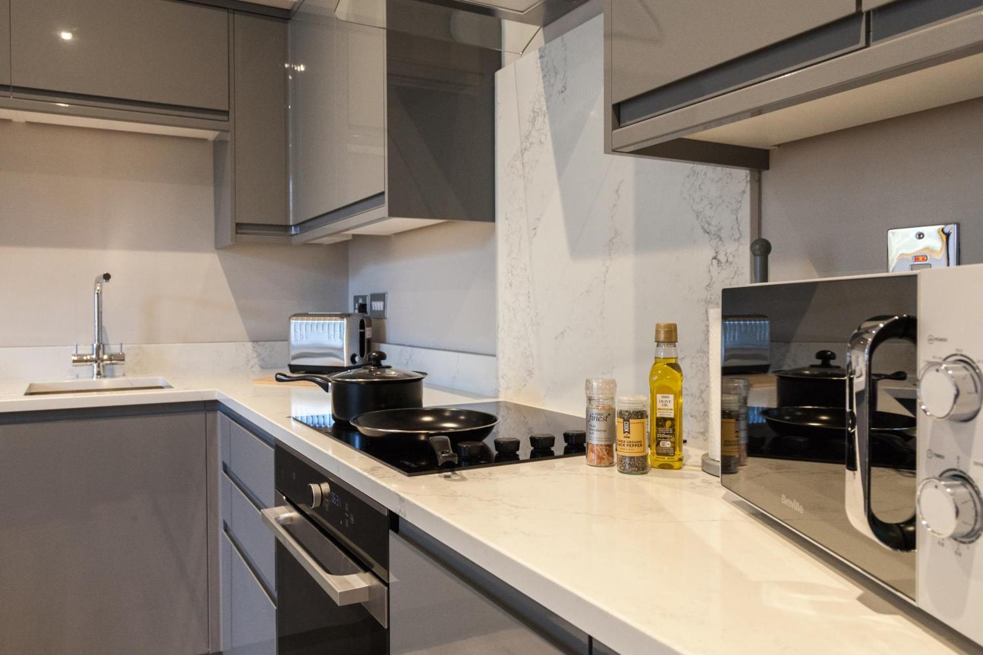 לידס Somers Suites Apartments מראה חיצוני תמונה